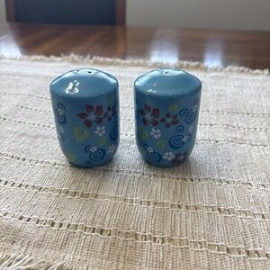 Disney‎ Parks Mickey Mouse Pattern Salt and Pepper Shakers RETIRED